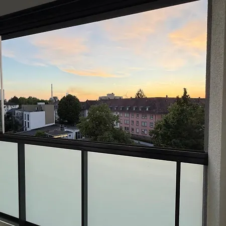 3-zimmer-wohnung Mit Balkon, Parkplatz & Wlan