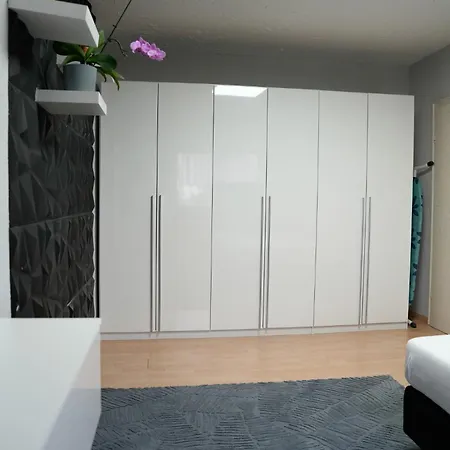 Апартаменты 3-zimmer-wohnung Mit Balkon, Parkplatz & Wlan Карлсруэ