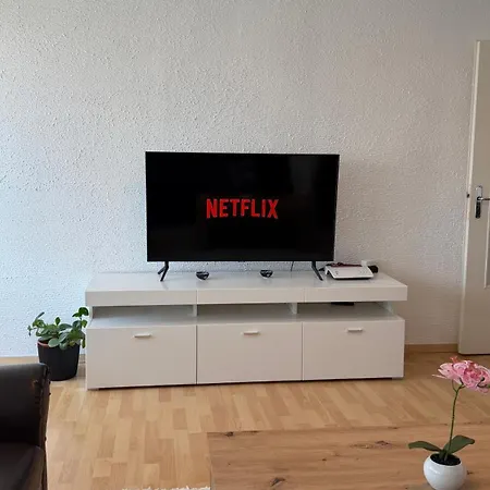 3-zimmer-wohnung Mit Balkon, Parkplatz & Wlan Апартаменты *